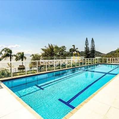Cobertura com 487m², 4 quartos (sendo 4 suítes), 4 garagens, no bairro João Paulo em Florianópolis