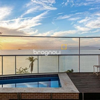 Cobertura com 487m², 4 quartos (sendo 4 suítes), 4 garagens, no bairro João Paulo em Florianópolis