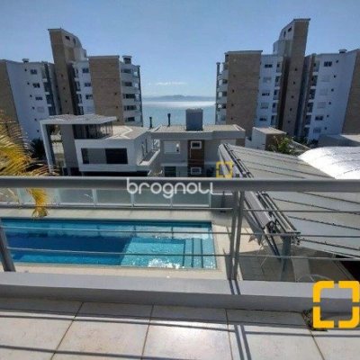 Casa com 585m², 5 quartos (sendo 3 suítes), 6 garagens, no bairro João Paulo em Florianópolis