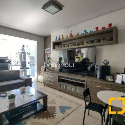 Casa com 585m², 5 quartos (sendo 3 suítes), 6 garagens, no bairro João Paulo em Florianópolis