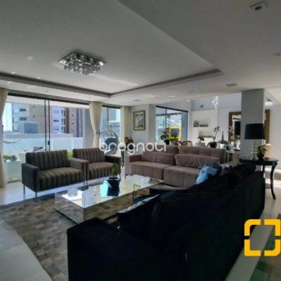 Casa com 585m², 5 quartos (sendo 3 suítes), 6 garagens, no bairro João Paulo em Florianópolis