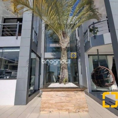 Casa com 585m², 5 quartos (sendo 3 suítes), 6 garagens, no bairro João Paulo em Florianópolis