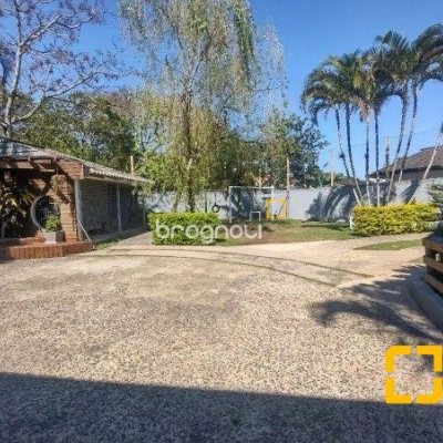 Casa com 585m², 5 quartos (sendo 3 suítes), 6 garagens, no bairro João Paulo em Florianópolis