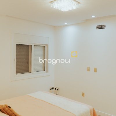 Casa de Condomínio com 411m², 5 quartos (sendo 4 suítes), 2 garagens, no bairro Ratones em Florianópolis