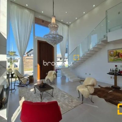 Casa de Condomínio com 411m², 5 quartos (sendo 4 suítes), 2 garagens, no bairro Ratones em Florianópolis