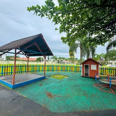 Casa de Condomínio com 380m², 3 quartos (sendo 1 suíte), 2 garagens, no bairro Cacupé em Florianópolis
