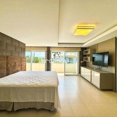 Casa de Condomínio com 380m², 3 quartos (sendo 1 suíte), 2 garagens, no bairro Cacupé em Florianópolis