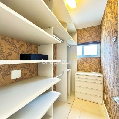 Casa de Condomínio com 380m², 3 quartos (sendo 1 suíte), 2 garagens, no bairro Cacupé em Florianópolis