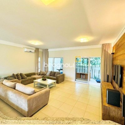 Casa de Condomínio com 380m², 3 quartos (sendo 1 suíte), 2 garagens, no bairro Cacupé em Florianópolis