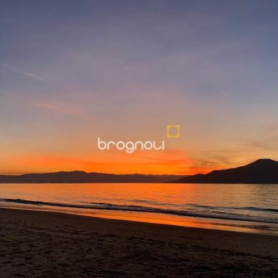 Casa com 222m², 4 quartos (sendo 2 suítes), 2 garagens, no bairro Daniela em Florianópolis