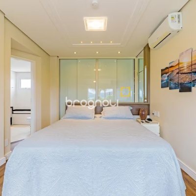 Casa com 222m², 4 quartos (sendo 2 suítes), 2 garagens, no bairro Daniela em Florianópolis