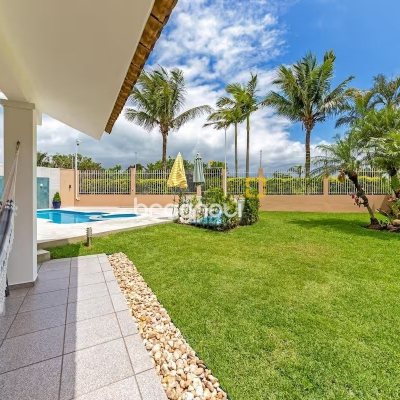 Casa com 222m², 4 quartos (sendo 2 suítes), 2 garagens, no bairro Daniela em Florianópolis