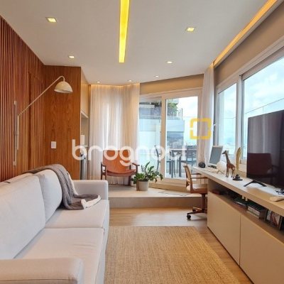 Cobertura com 172m², 3 quartos (sendo 2 suítes), 1 garagem, no bairro Centro em Florianópolis