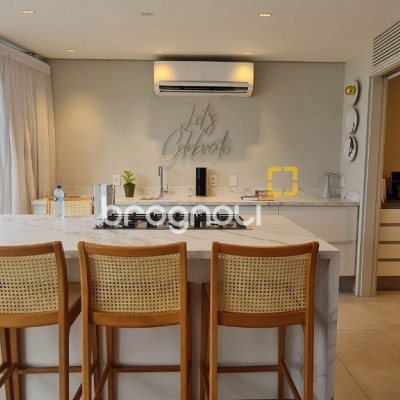 Cobertura com 172m², 3 quartos (sendo 2 suítes), 1 garagem, no bairro Centro em Florianópolis