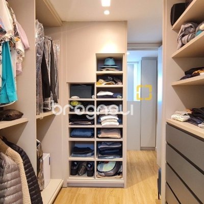 Cobertura com 172m², 3 quartos (sendo 2 suítes), 1 garagem, no bairro Centro em Florianópolis