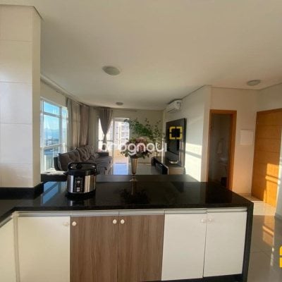 Apartamento com 139m², 3 quartos (sendo 1 suíte), 2 garagens, no bairro Agronômica em Florianópolis