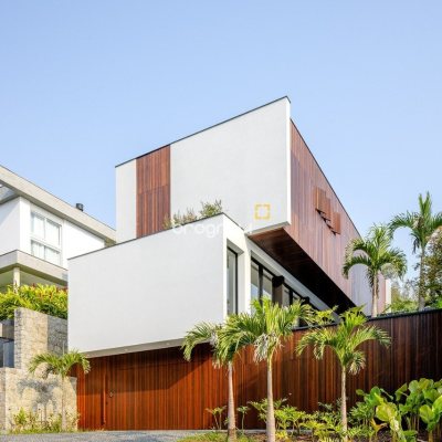 Casa de Condomínio com 457m², 3 quartos (sendo 3 suítes), 4 garagens, no bairro Cacupé em Florianópolis