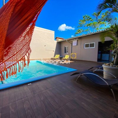 Casa com 156m², 5 quartos (sendo 3 suítes), 3 garagens, no bairro Santa Monica em Florianópolis