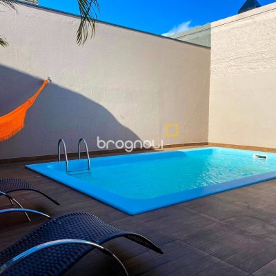 Casa com 156m², 5 quartos (sendo 3 suítes), 3 garagens, no bairro Santa Monica em Florianópolis