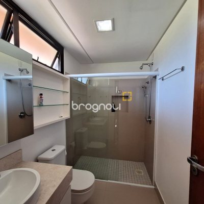 Casa de Condomínio com 282m², 4 quartos (sendo 3 suítes), 2 garagens, no bairro João Paulo em Florianópolis