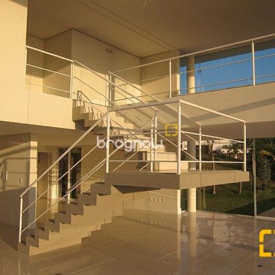 Casa de Condomínio com 461m², 3 quartos (sendo 3 suítes), 4 garagens, no bairro Cacupé em Florianópolis