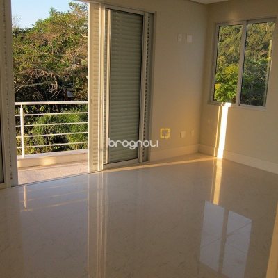 Casa de Condomínio com 461m², 3 quartos (sendo 3 suítes), 4 garagens, no bairro Cacupé em Florianópolis