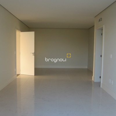 Casa de Condomínio com 461m², 3 quartos (sendo 3 suítes), 4 garagens, no bairro Cacupé em Florianópolis