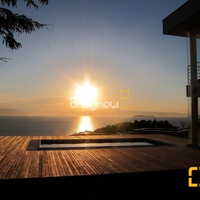 Casa de Condomínio com 461m², 3 quartos (sendo 3 suítes), 4 garagens, no bairro Cacupé em Florianópolis