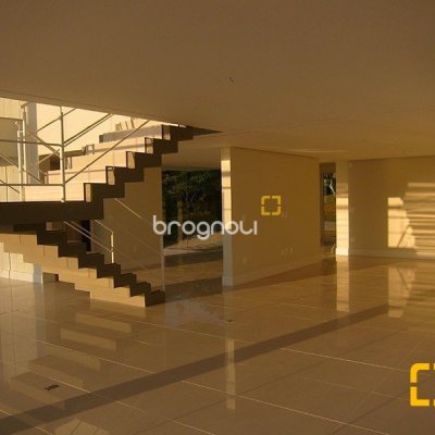 Casa de Condomínio com 461m², 3 quartos (sendo 3 suítes), 4 garagens, no bairro Cacupé em Florianópolis