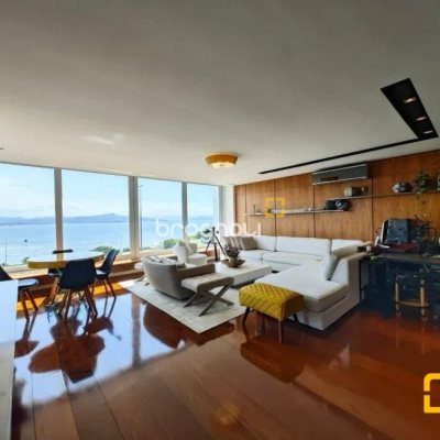 Apartamento com 206m², 3 quartos (sendo 3 suítes), 3 garagens, no bairro Beira Mar em Florianópolis