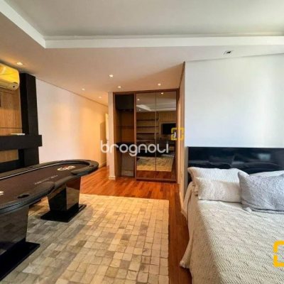 Apartamento com 206m², 3 quartos (sendo 3 suítes), 3 garagens, no bairro Beira Mar em Florianópolis