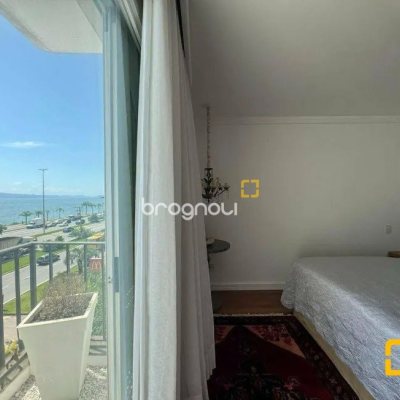 Apartamento com 206m², 3 quartos (sendo 3 suítes), 3 garagens, no bairro Beira Mar em Florianópolis