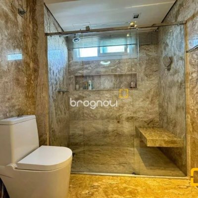 Apartamento com 206m², 3 quartos (sendo 3 suítes), 3 garagens, no bairro Beira Mar em Florianópolis