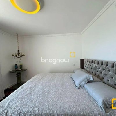 Apartamento com 206m², 3 quartos (sendo 3 suítes), 3 garagens, no bairro Beira Mar em Florianópolis