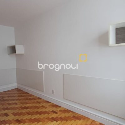 Apartamento com 139m², 3 quartos (sendo 1 suíte), 1 garagem, no bairro Centro em Florianópolis