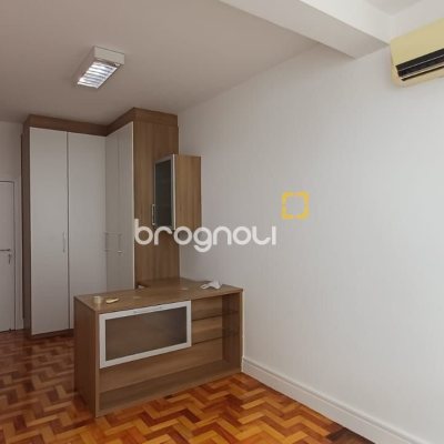 Apartamento com 139m², 3 quartos (sendo 1 suíte), 1 garagem, no bairro Centro em Florianópolis