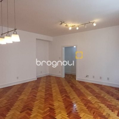 Apartamento com 139m², 3 quartos (sendo 1 suíte), 1 garagem, no bairro Centro em Florianópolis