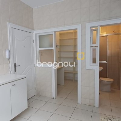 Apartamento com 139m², 3 quartos (sendo 1 suíte), 1 garagem, no bairro Centro em Florianópolis