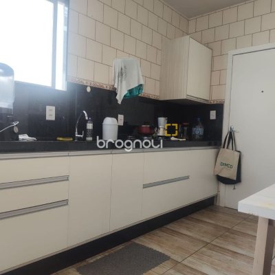 Apartamento com 85m², 2 quartos, 1 garagem, no bairro Córrego Grande em Florianópolis