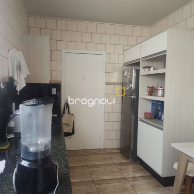 Apartamento com 85m², 2 quartos, 1 garagem, no bairro Córrego Grande em Florianópolis