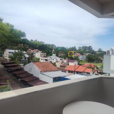 Apartamento com 85m², 2 quartos, 1 garagem, no bairro Córrego Grande em Florianópolis