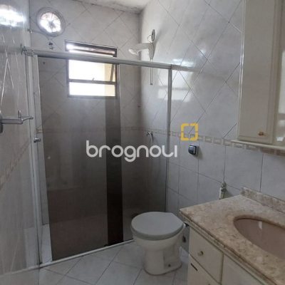 Casa com 229m², 5 quartos (sendo 3 suítes), 6 garagens, no bairro Campeche em Florianópolis