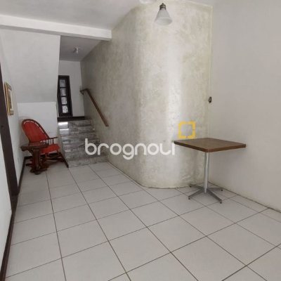 Casa com 229m², 5 quartos (sendo 3 suítes), 6 garagens, no bairro Campeche em Florianópolis
