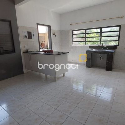 Casa com 229m², 5 quartos (sendo 3 suítes), 6 garagens, no bairro Campeche em Florianópolis