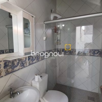 Casa com 229m², 5 quartos (sendo 3 suítes), 6 garagens, no bairro Campeche em Florianópolis