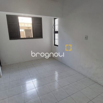 Casa com 229m², 5 quartos (sendo 3 suítes), 6 garagens, no bairro Campeche em Florianópolis