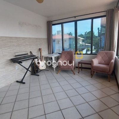 Casa com 229m², 5 quartos (sendo 3 suítes), 6 garagens, no bairro Campeche em Florianópolis