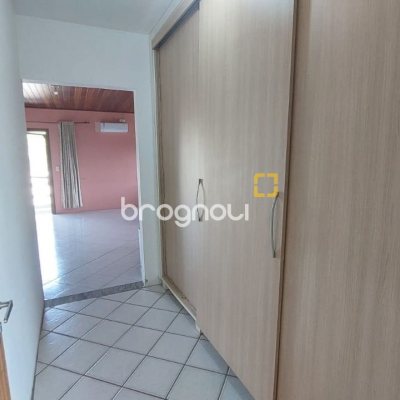Casa com 229m², 5 quartos (sendo 3 suítes), 6 garagens, no bairro Campeche em Florianópolis