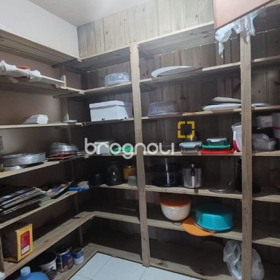 Casa com 229m², 5 quartos (sendo 3 suítes), 6 garagens, no bairro Campeche em Florianópolis