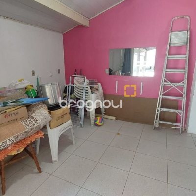 Casa com 229m², 5 quartos (sendo 3 suítes), 6 garagens, no bairro Campeche em Florianópolis